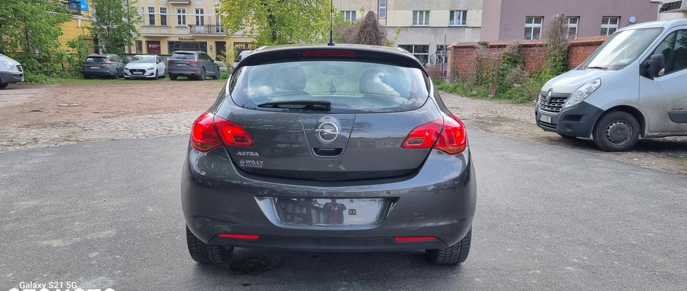 Opel Astra cena 27300 przebieg: 134500, rok produkcji 2011 z Bydgoszcz małe 301